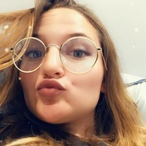 Meet your Posher, Kaitlyn